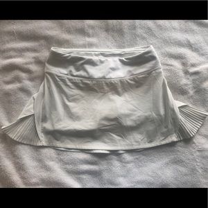 Lululemon Play Off the Pleats Mid Rise Skirt